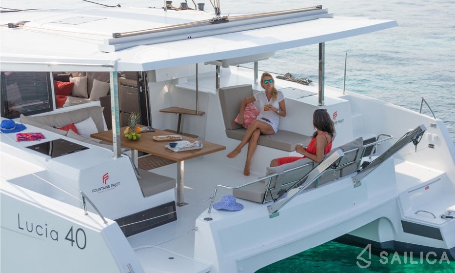 Isla 40 - Yacht Charter Sailica