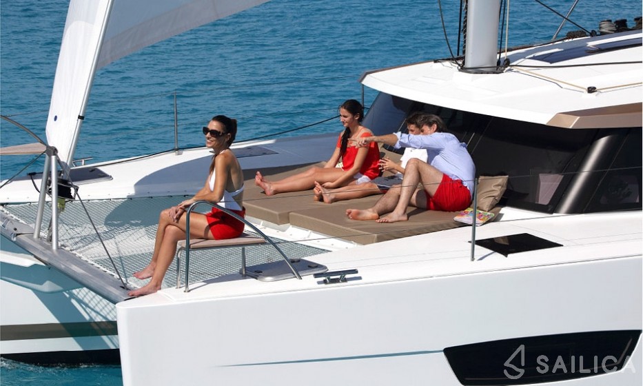 Isla 40 - Yacht Charter Sailica