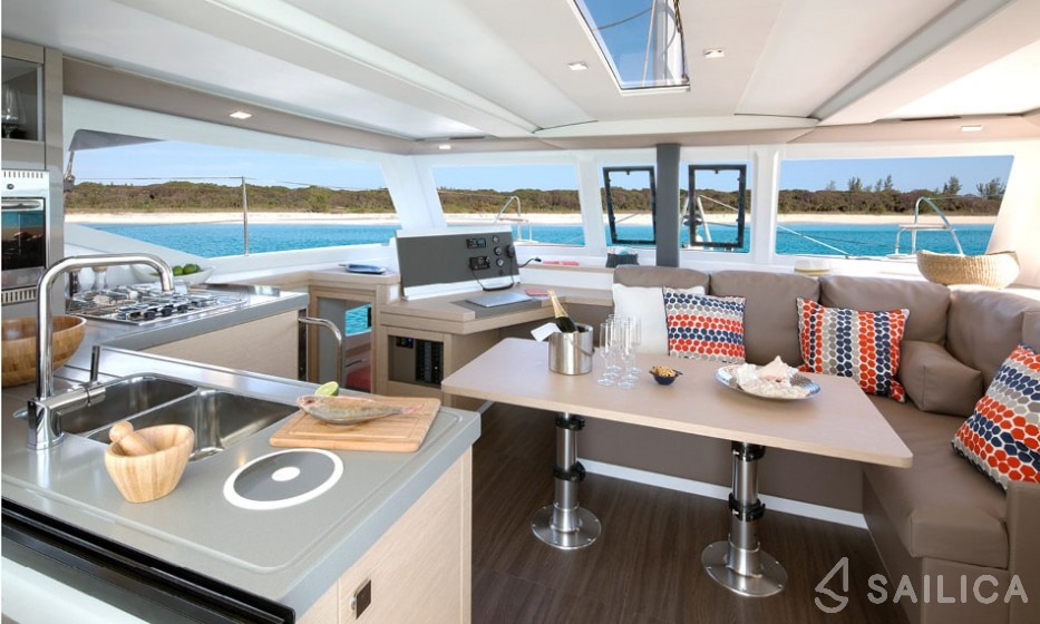 Isla 40 - Yacht Charter Sailica