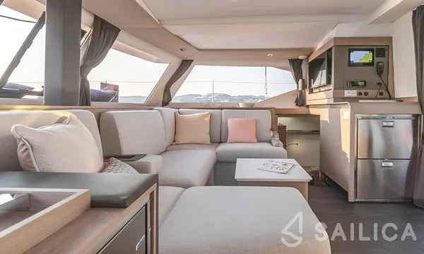 Isla 40 - Yacht Charter Sailica