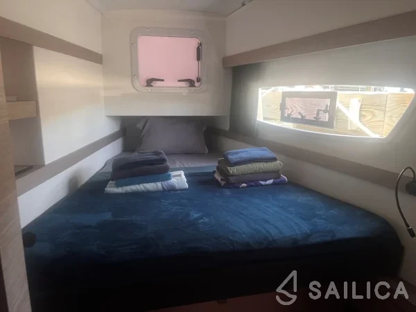 Isla 40 - Yacht Charter Sailica