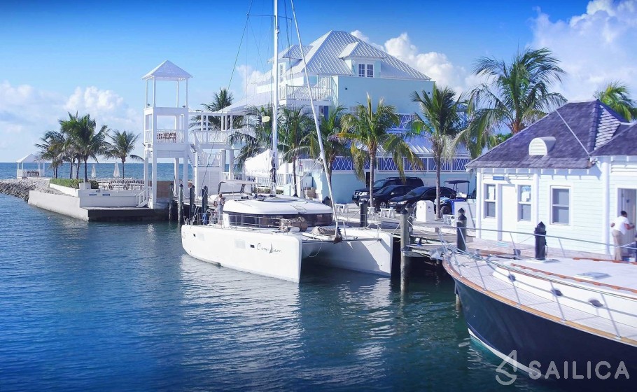 Bali 4.4 - Yacht Charter Sailica