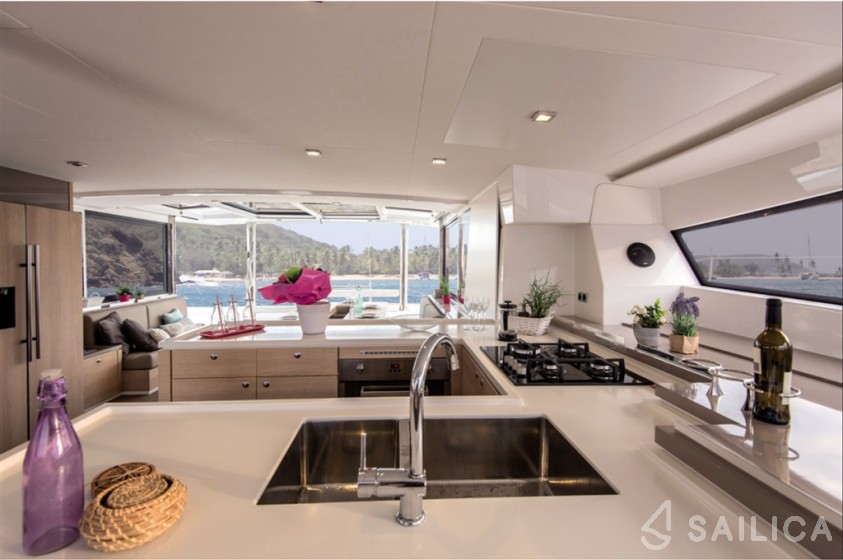 Bali 5.4. - Yacht Charter Sailica