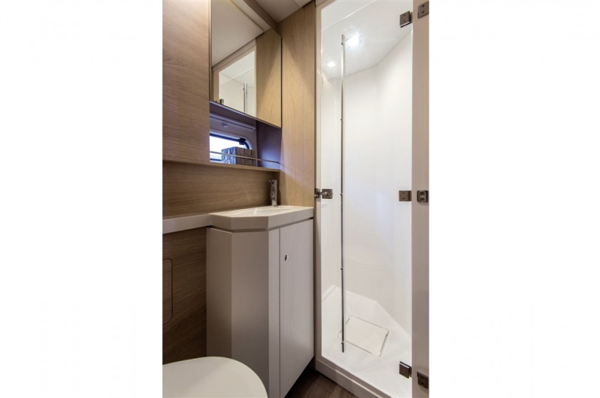 Bali 5.4. - Yacht Charter Sailica