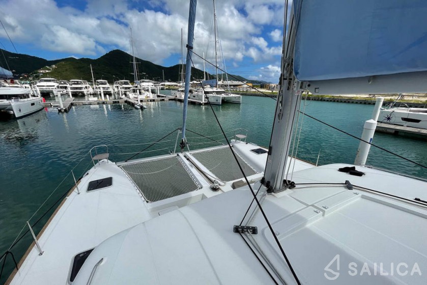 Lagoon 450 - Yacht Charter Sailica