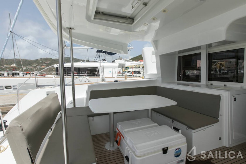 Lagoon 450 - Yacht Charter Sailica