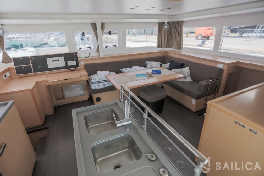 Lagoon 450 - Yacht Charter Sailica