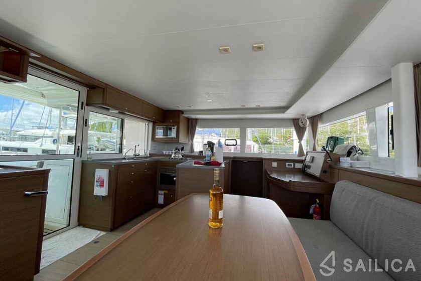 Lagoon 450 - Yacht Charter Sailica