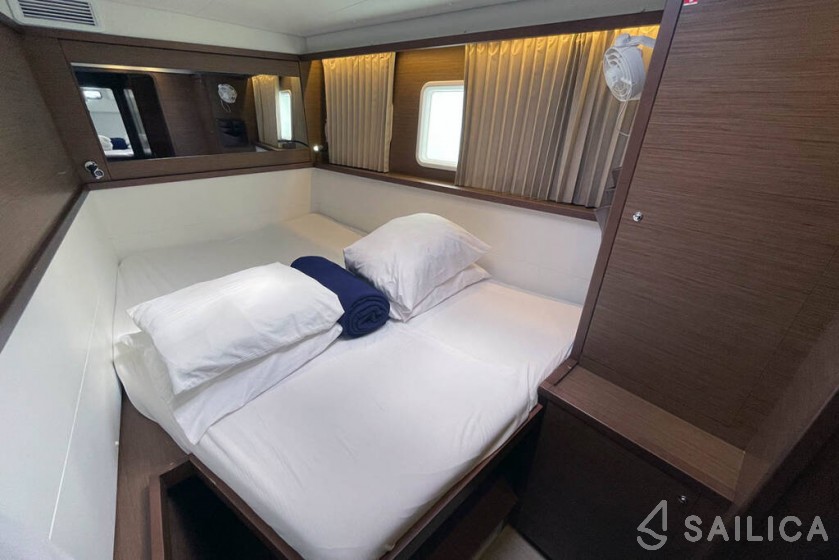 Lagoon 450 - Yacht Charter Sailica