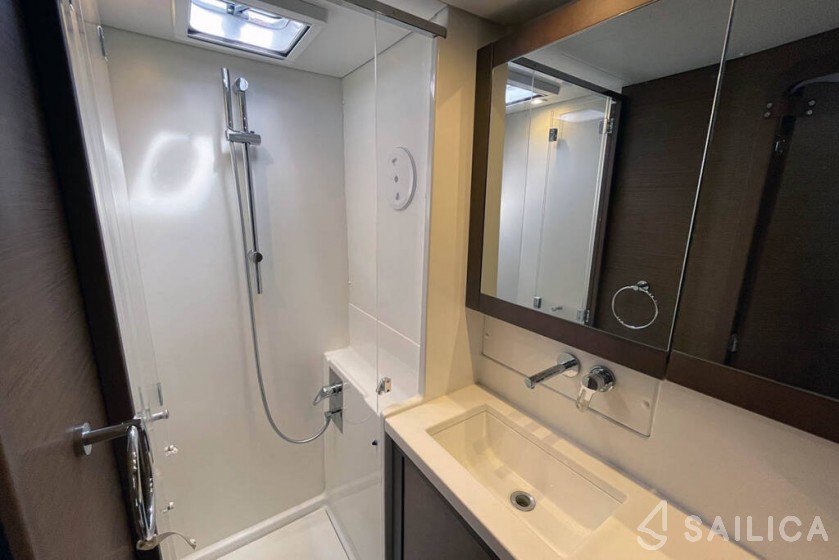 Lagoon 450 - Yacht Charter Sailica