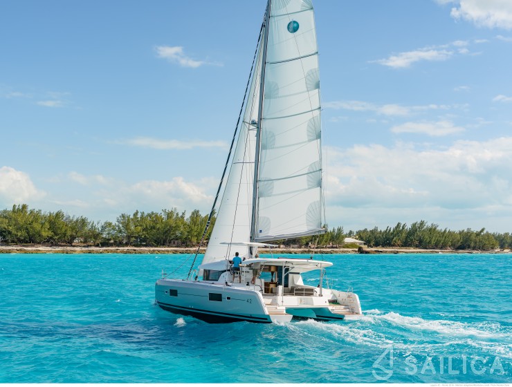 Lagoon 42 - Yacht Charter Sailica