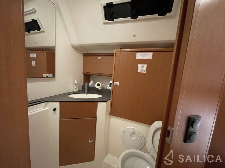 Bavaria 46 Cruiser - Yacht Charter Sailica