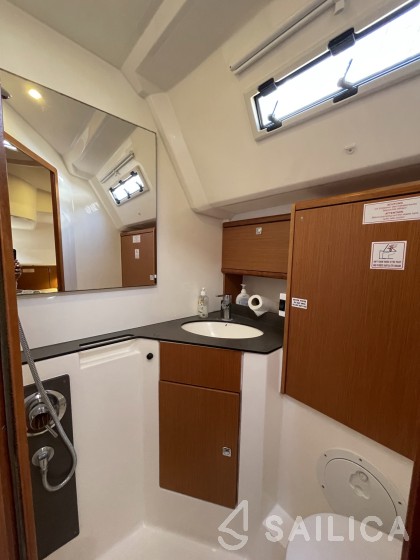 Bavaria 46 Cruiser - Yacht Charter Sailica
