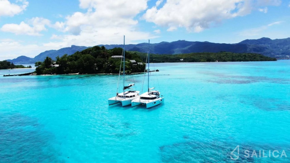 Lagoon 42 - Yacht Charter Sailica
