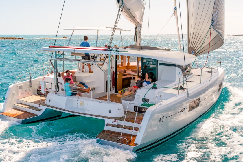 Lagoon 42 - Yacht Charter Sailica