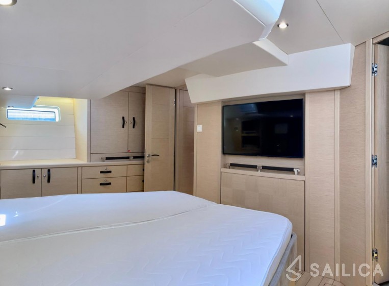 Jeanneau 64 - Yacht Charter Sailica