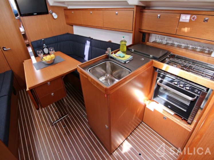 Bavaria 34 Cruiser - Yacht Charter Sailica