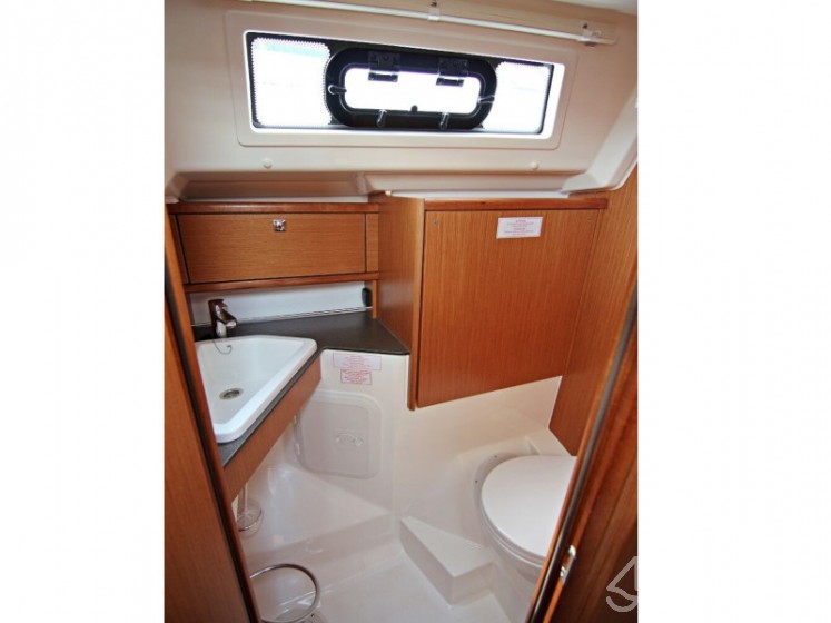 Bavaria 34 Cruiser - Yacht Charter Sailica