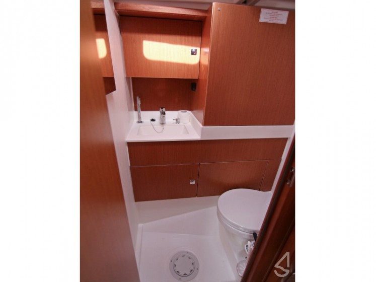Bavaria C45 - Yacht Charter Sailica
