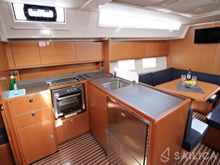Bavaria C45 - Yacht Charter Sailica