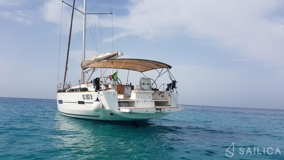 Dufour 500 Grand Large - Yacht Charter Sailica