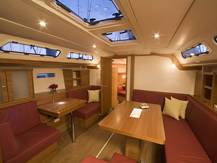 Hanse 430 - Yacht Charter Sailica