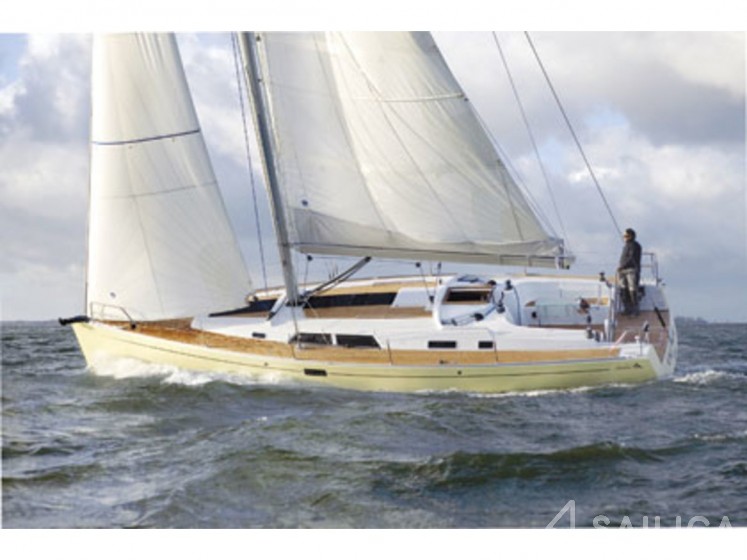 Hanse 430 - Yacht Charter Sailica