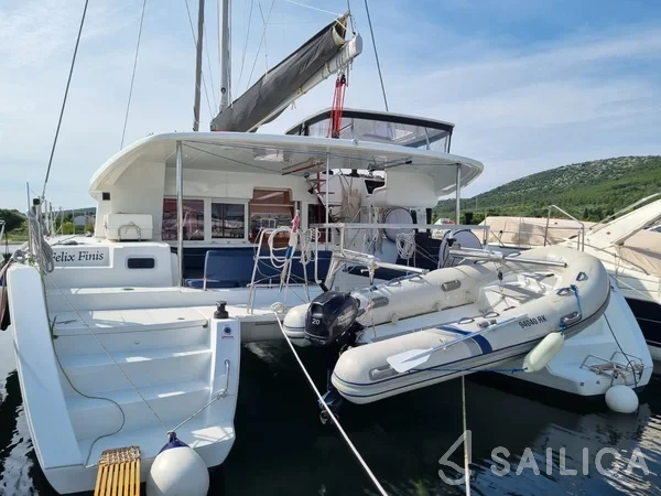 Lagoon 450 S - 4 + 2 cab. - Yacht Charter Sailica