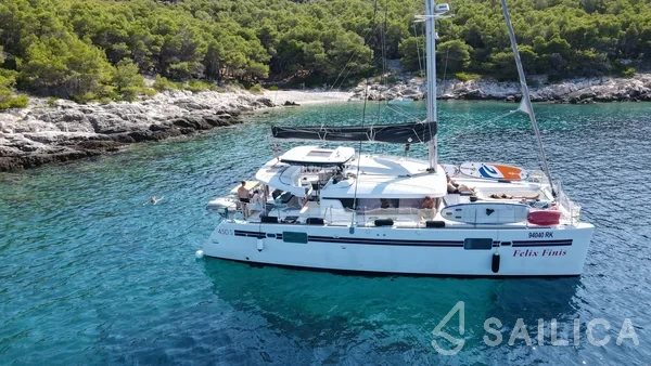 Lagoon 450 S - 4 + 2 cab. - Yacht Charter Sailica