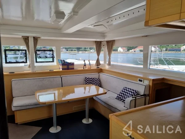 Lagoon 450 S - 4 + 2 cab. - Yacht Charter Sailica
