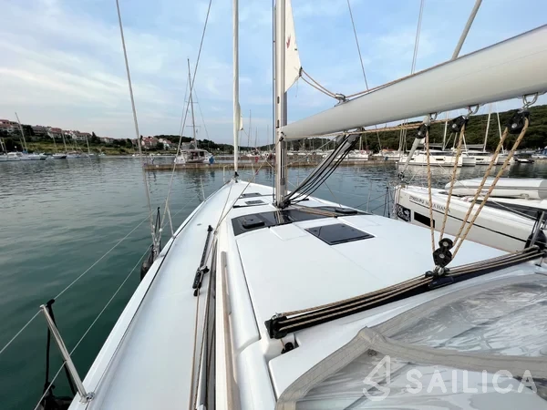 Dufour 430 - Yacht Charter Sailica