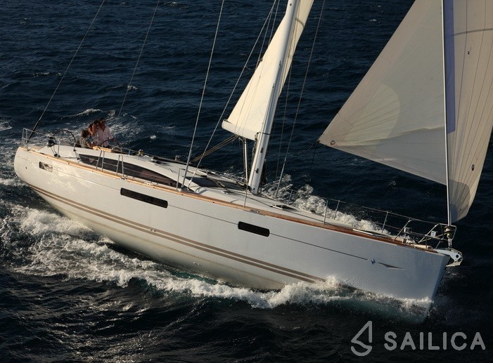 Jeanneau 53 - Yacht Charter Sailica