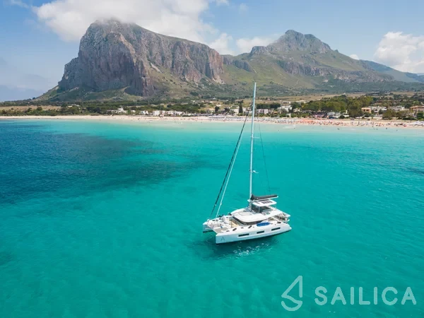 Lagoon 55 - Yacht Charter Sailica