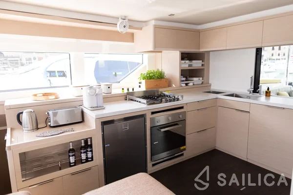 Lagoon 55 - Yacht Charter Sailica
