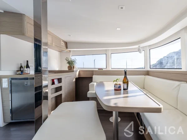 Lagoon 42 - Yacht Charter Sailica
