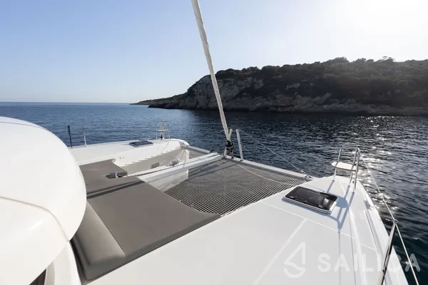 Lagoon 42 - Yacht Charter Sailica