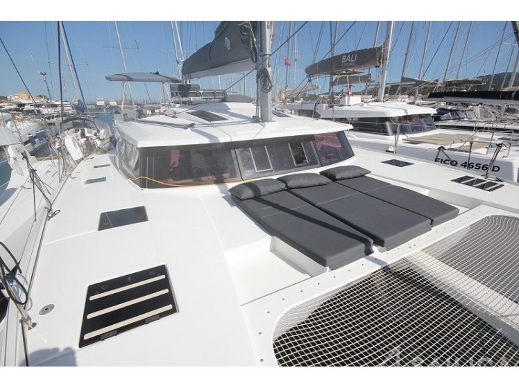 Saona 47 - Yacht Charter Sailica