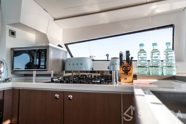 Bali 5.4. - Yacht Charter Sailica