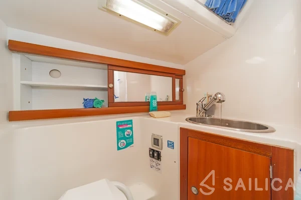 Salona 40 - Yacht Charter Sailica