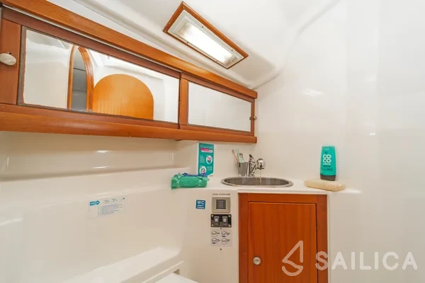 Salona 40 - Yacht Charter Sailica