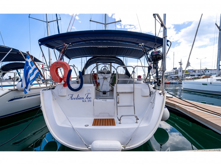 Oceanis 393 - Yacht Charter Sailica