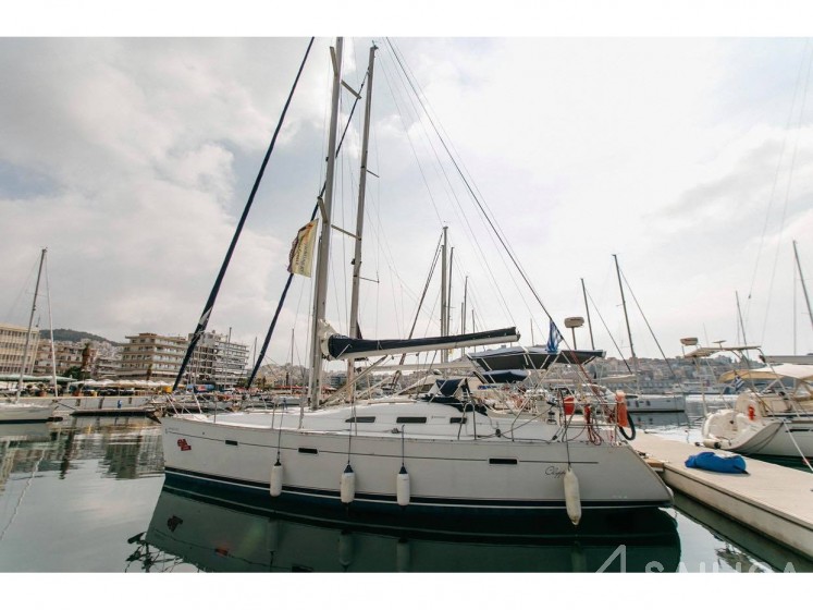 Oceanis 393 - Yacht Charter Sailica