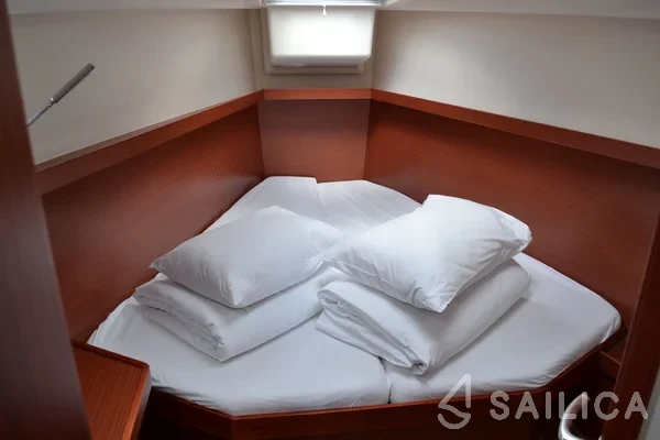 Hanse 415 - Yacht Charter Sailica