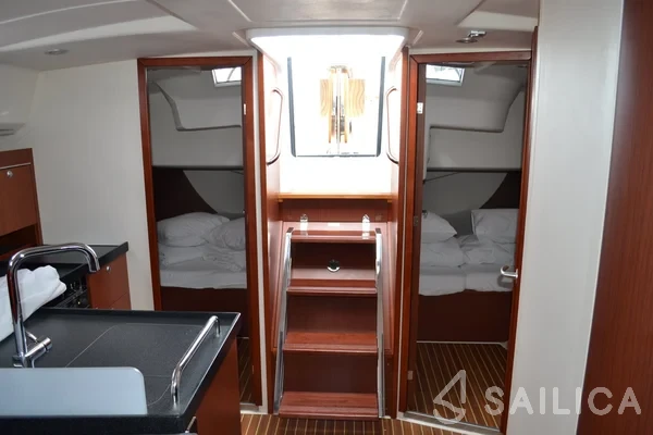 Hanse 415 - Yacht Charter Sailica