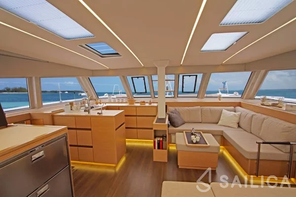 Nautitech 46 Fly - Yacht Charter Sailica