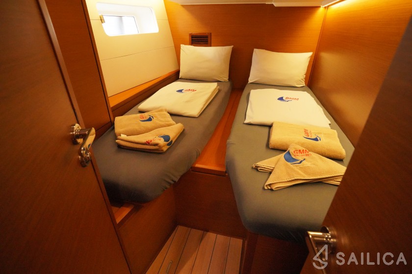 Jeanneau 54 - Yacht Charter Sailica