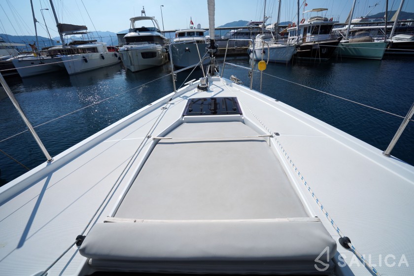 Jeanneau 54 - Yacht Charter Sailica