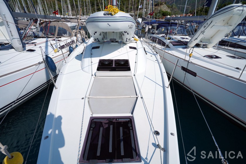 Jeanneau 54 - Yacht Charter Sailica