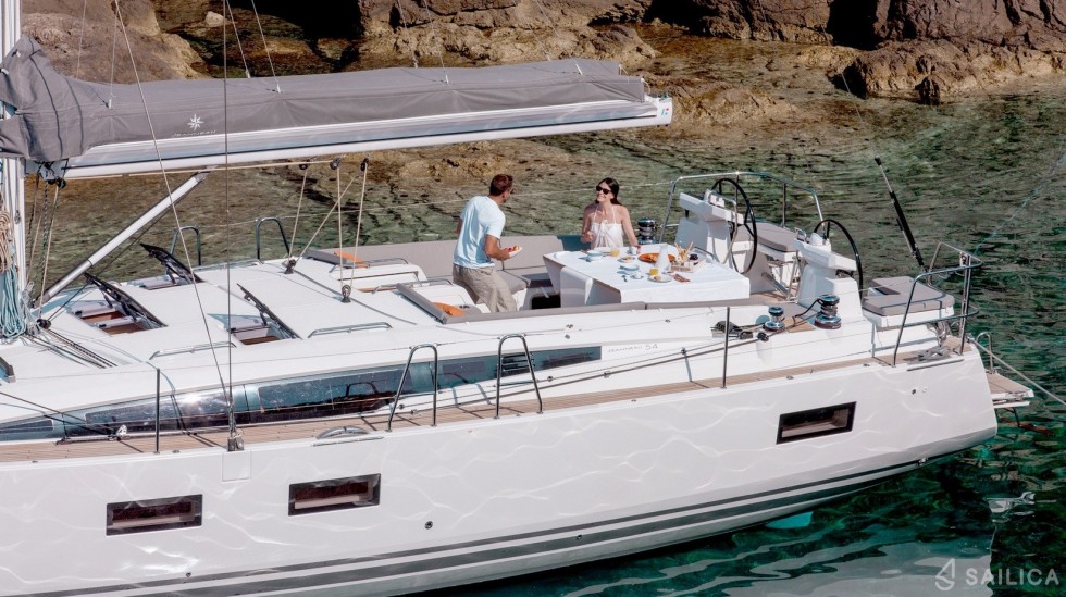 Jeanneau 54 - Yacht Charter Sailica
