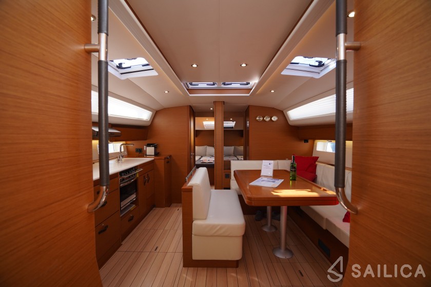 Jeanneau 54 - Yacht Charter Sailica